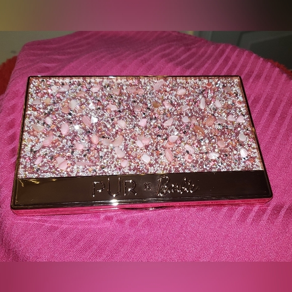 Barbie x Pur Makeup Pallete - Picture 2 of 7